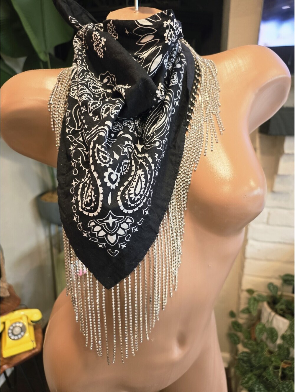 Idyllwind Rhinestone Fringe Bandana Scarf Necklace Black Paisley Cowgirl Bling